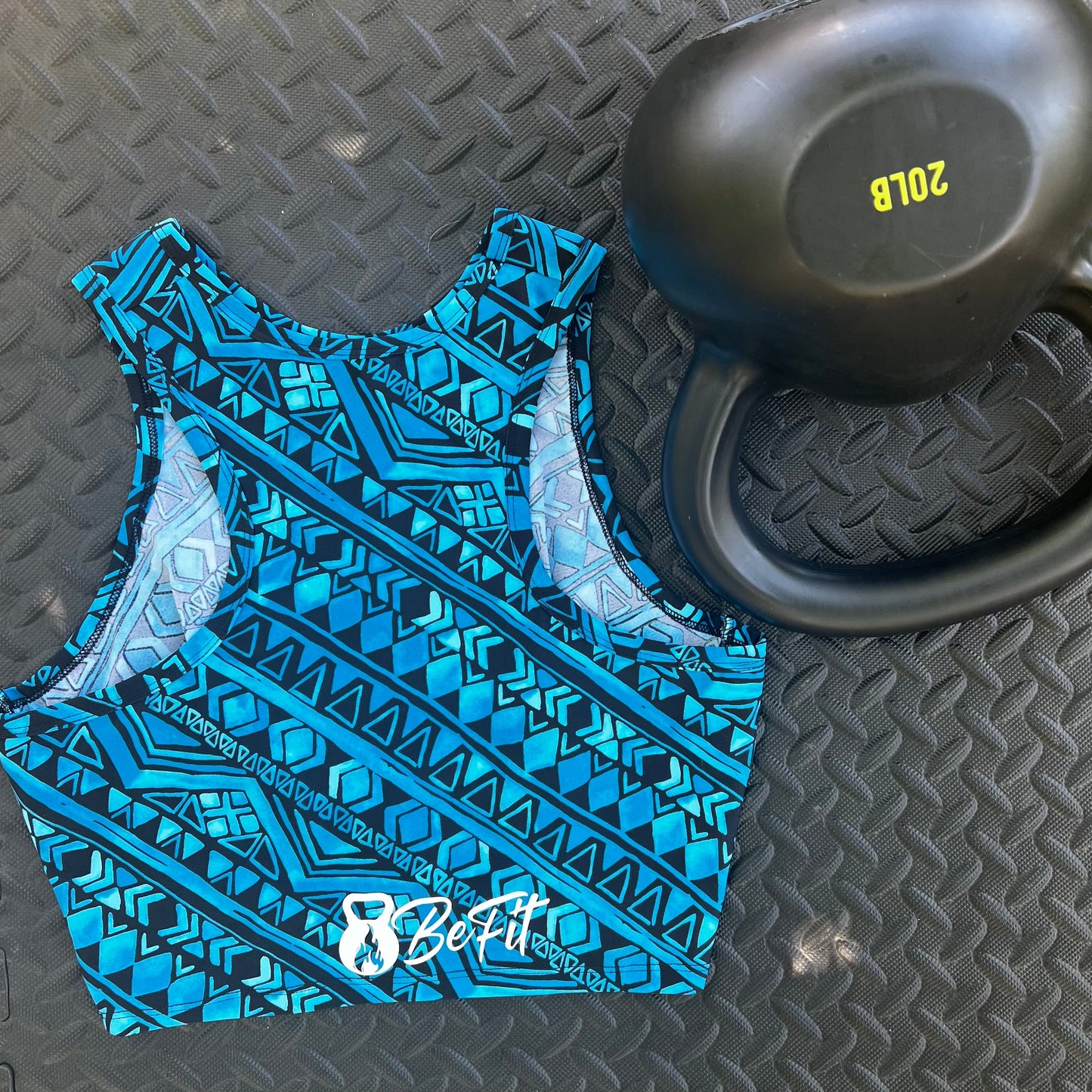 Crop Top Deportivo con Orificio